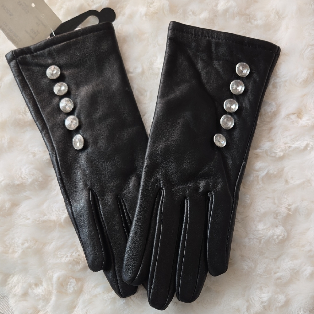 ⭐️Host Pick⭐️ X 2 Genuine Leather Gloves With Embellishment Sparkle